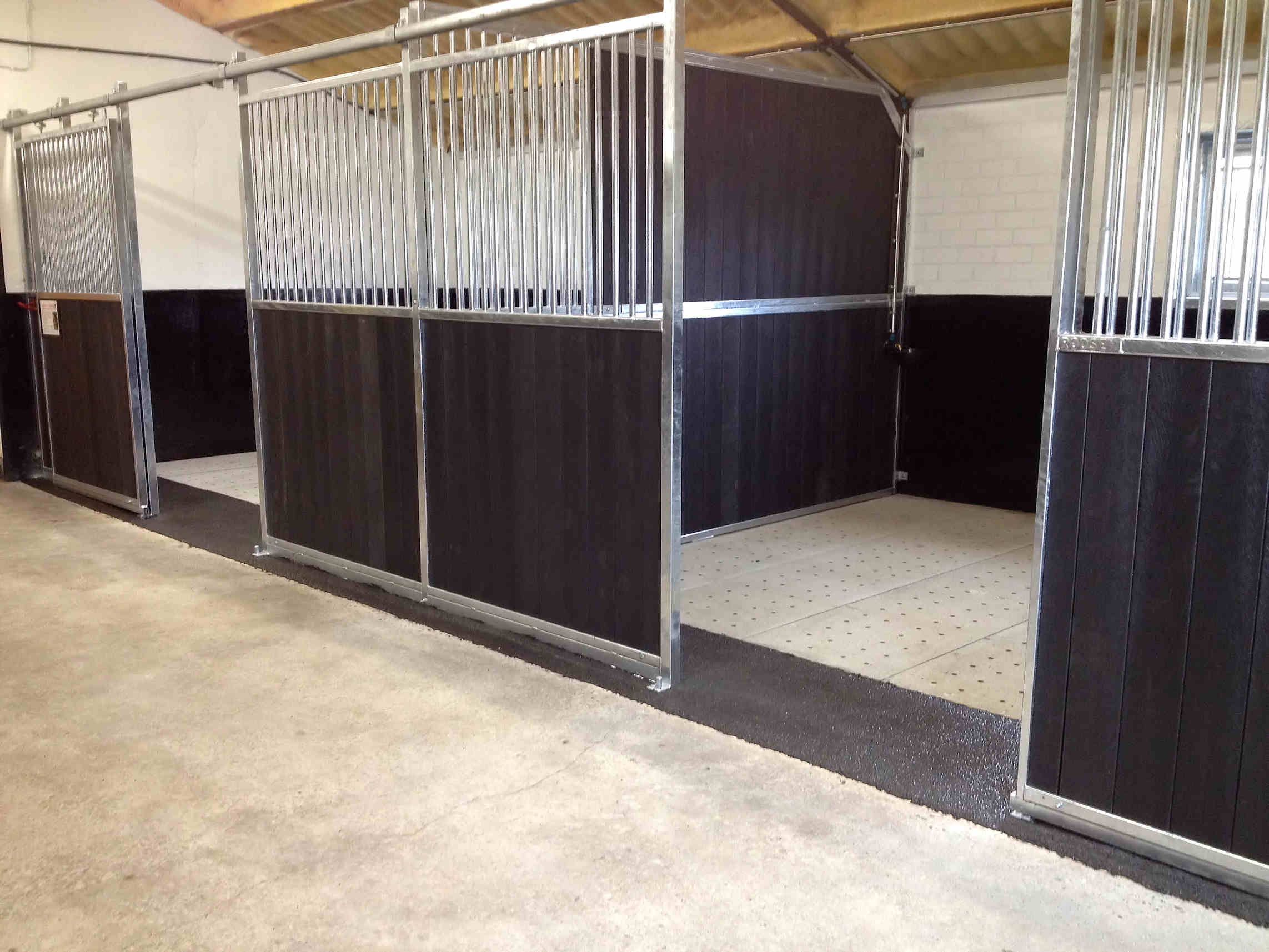 2 new mare foal stalls